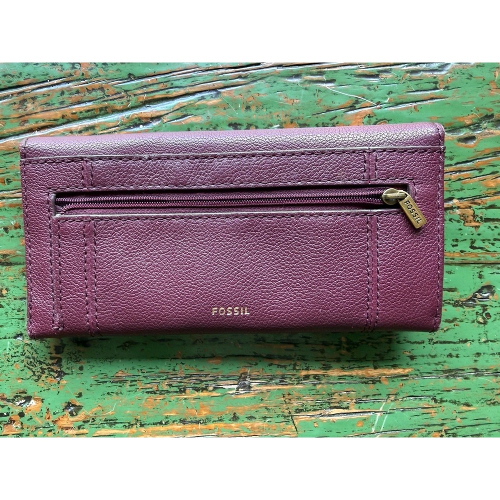Fossil Molly Foldover Clutch Wallet‎ In Cabernet